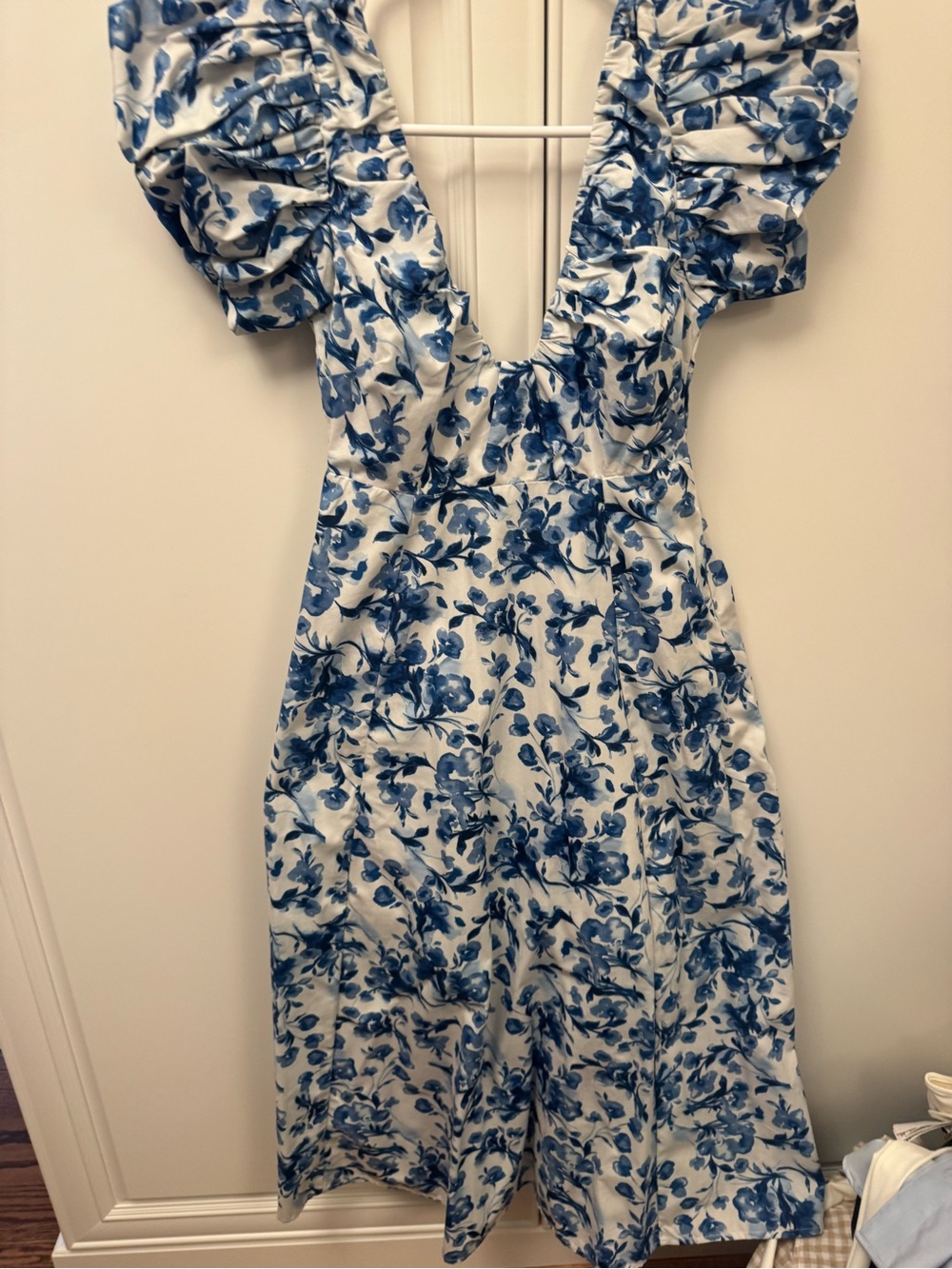 Abercrombie & Fitch White and Blue One-Shoulder Floral Midi Dress